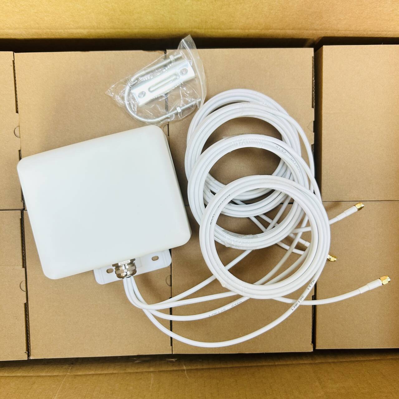 2026-5-6 4G 5G omni patch Antenna WH-5G-PX4 100pcs on ship